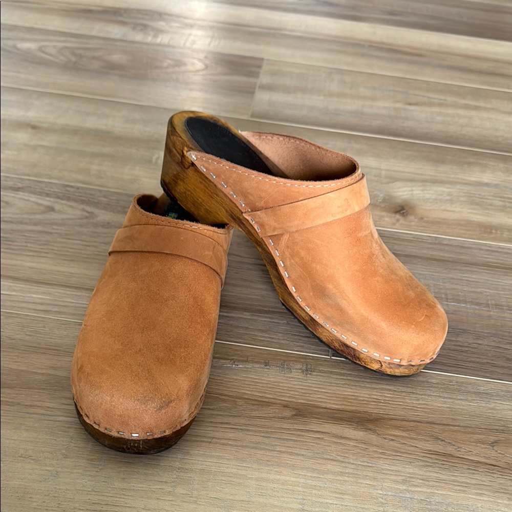 Lotta from Stockholm clog